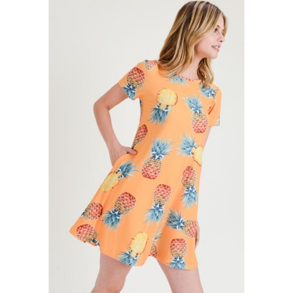 Women's Pineapple Print Fit and Flare Summer Dress - Picture 4 of 8